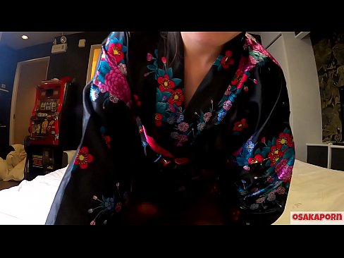 ❤️ Nuori cosplay-tyttö rakastaa seksiä orgasmeihin asti ruiskuttamalla hevostyttöä ja ottamalla suihin. Aasialaistyttö karvainen pillu ja kauniit tissit perinteisessä japanilaisessa puvussa amatöörivideossa, jossa näytetään masturbointia panoleluilla. Sakura 3 OSAKAPORN. ❤ Porno at us ❌❤