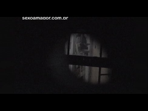 ❤️ Blondi saa salaa videokuvaa naapuruston tirkistelijältä piilossa onttojen tiilien takana ❤ Porno at us ❌❤