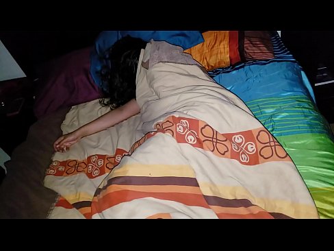 ❤️ Poikapuoli haukkuu nuorta äitipuoltaan tämän nukkuessa. ❤ Porno at us ❌❤